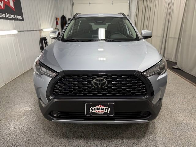 Used 2024 Toyota Corolla Cross LE AWD/4WD image 2