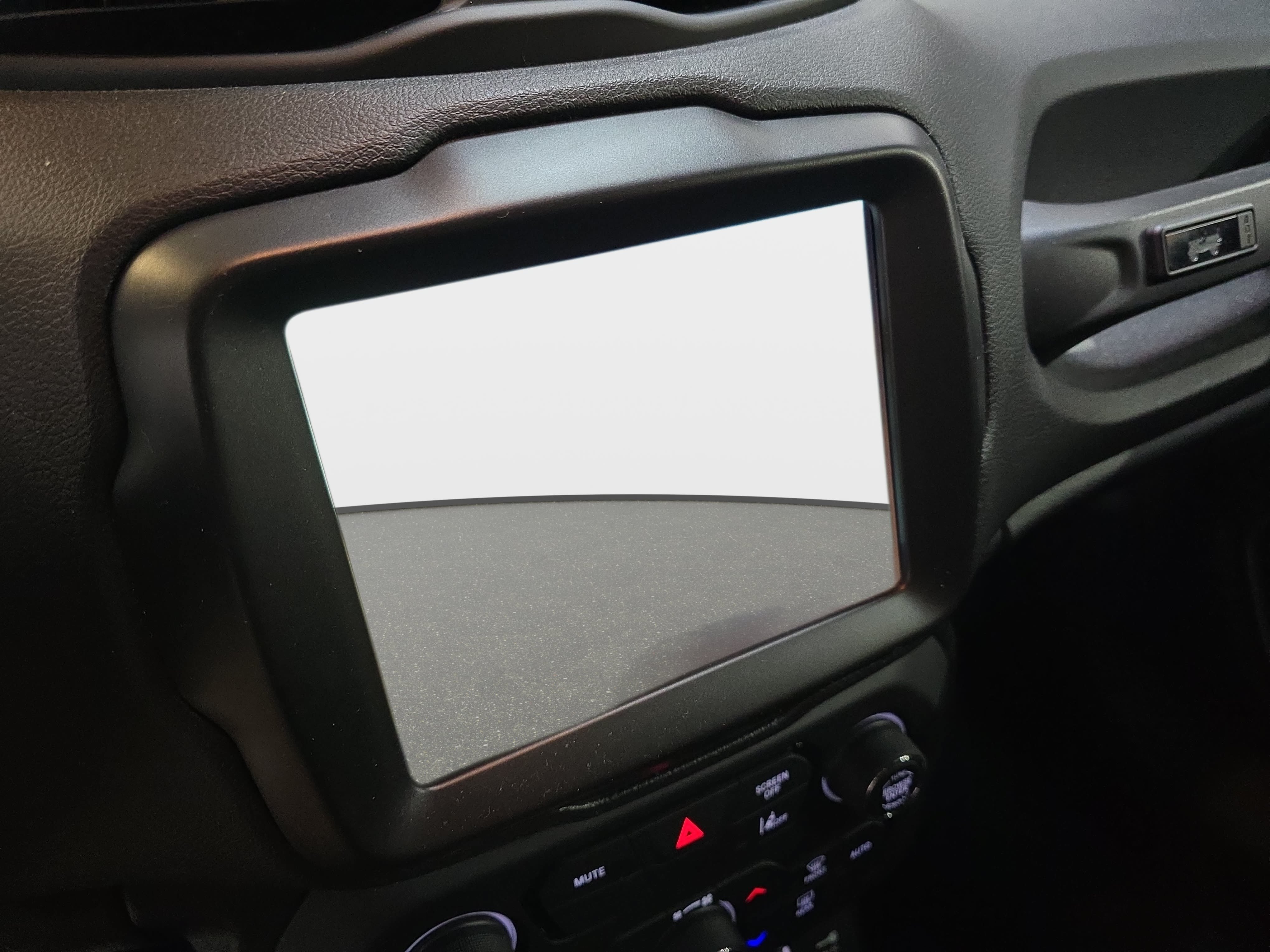 Used 2021 Jeep Renegade Latitude FWD image 20