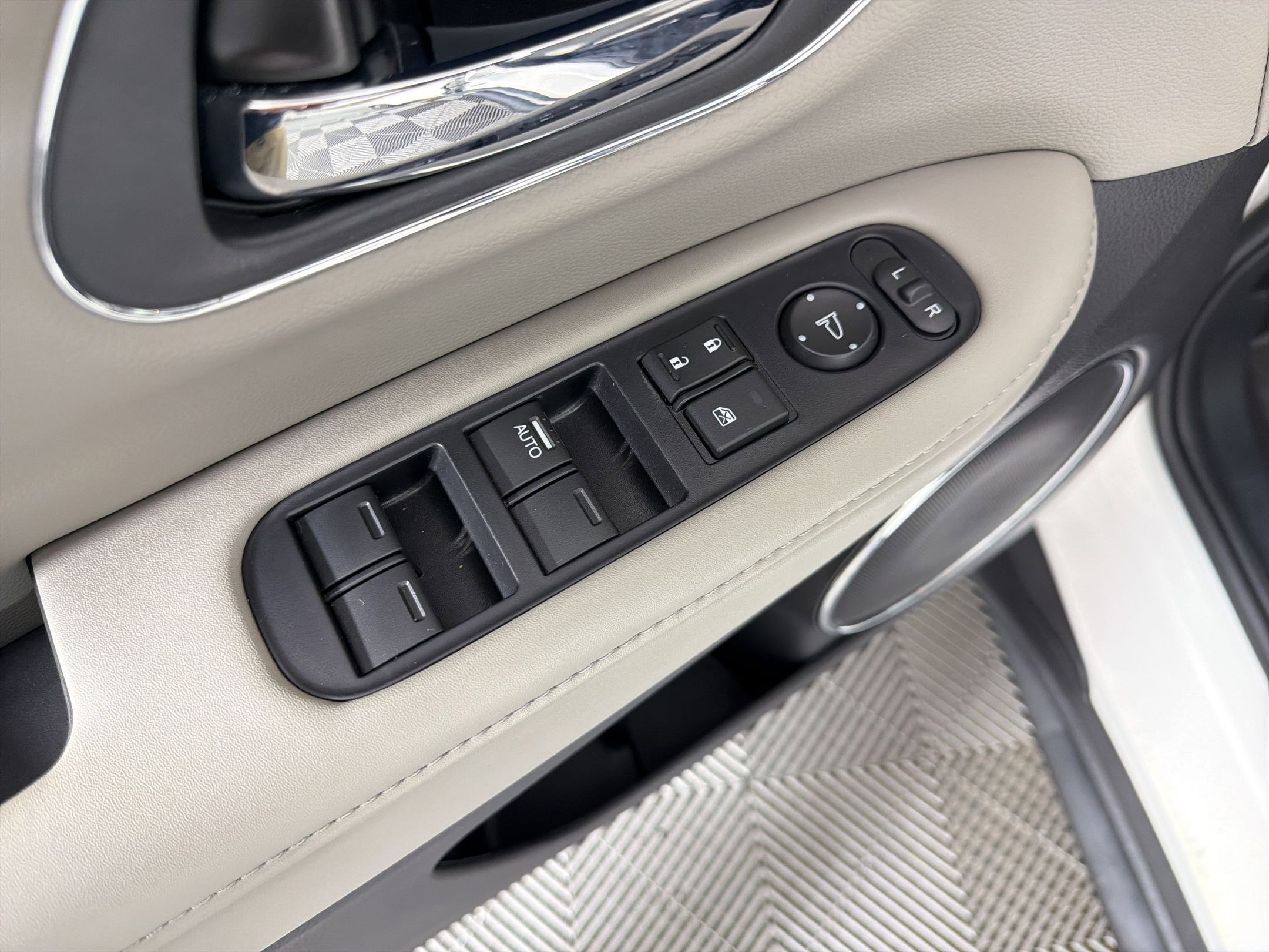 Used 2021 Honda HR-V EX-L image 20