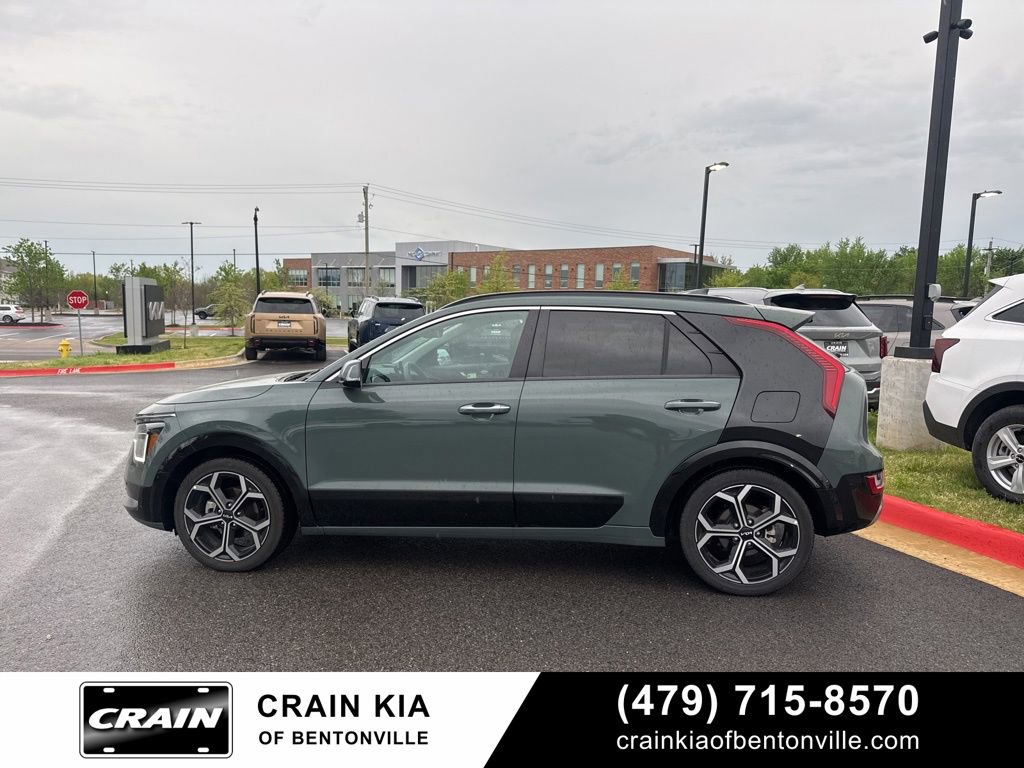 Used 2023 Kia Niro SX Touring image 7