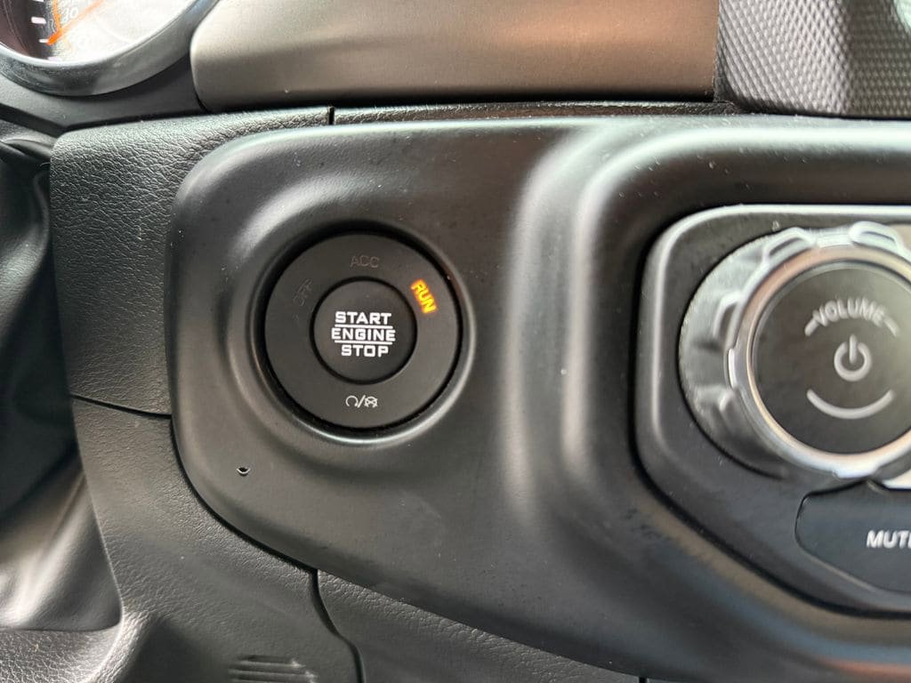 Used 2022 Jeep Gladiator Sport AWD/4WD image 11