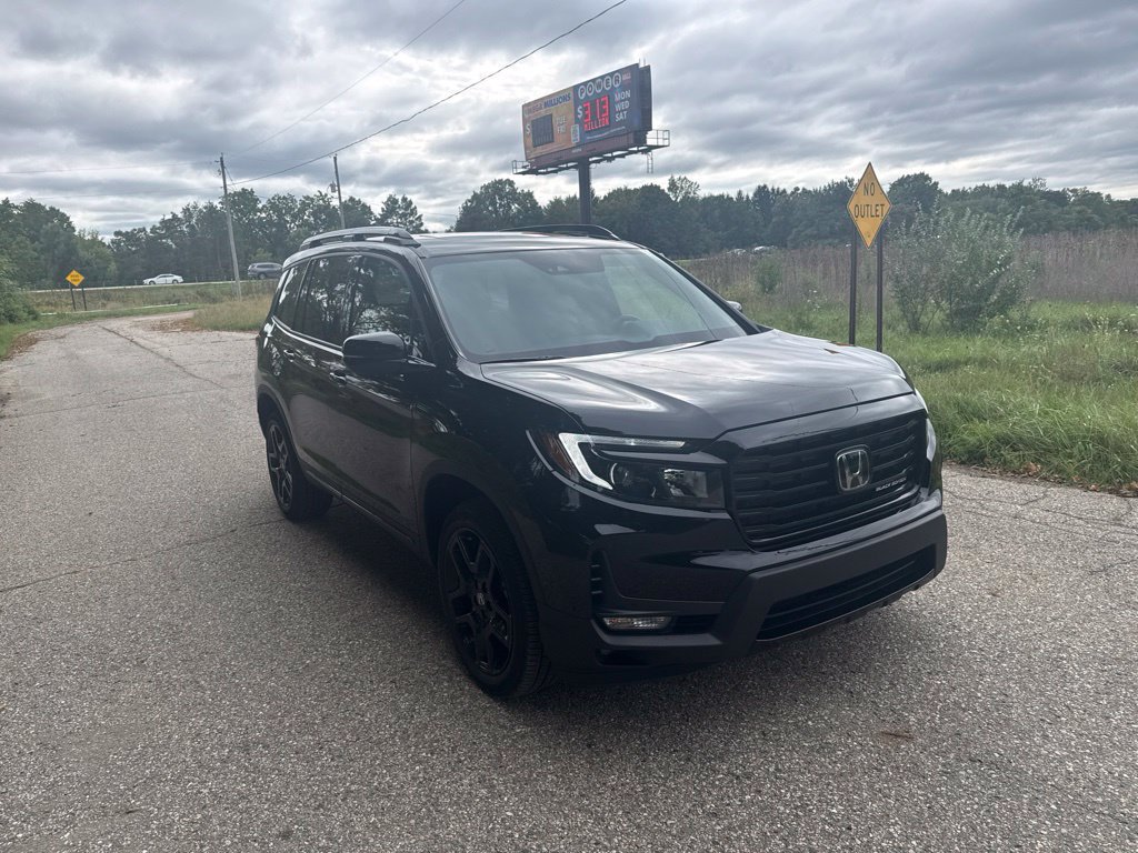 Used 2024 Honda Passport Black Edition image 3