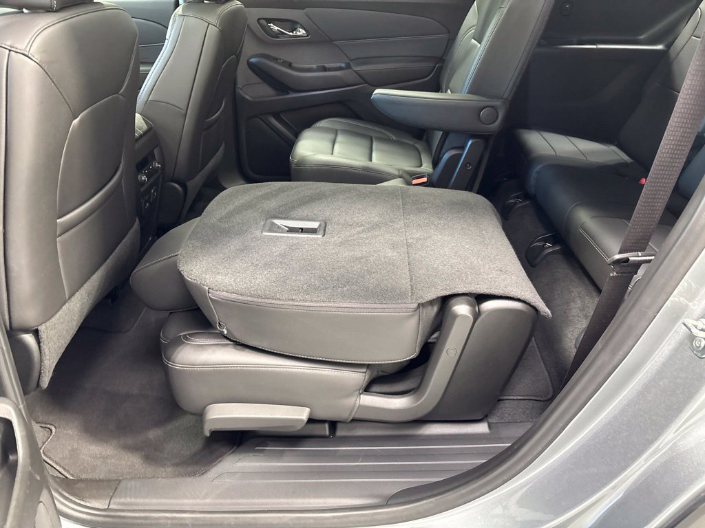Used 2023 Chevrolet Traverse LT w/ LT Premium Package AWD/4WD image 48