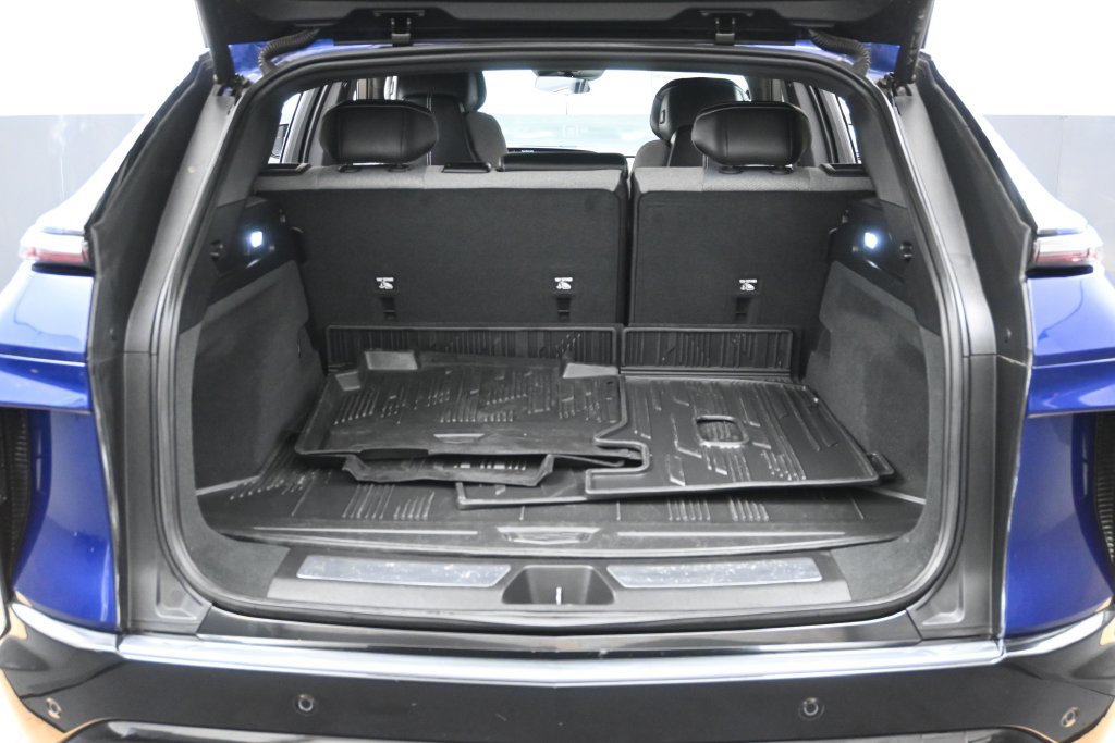 Used 2024 Cadillac Lyriq Tech RWD image 39