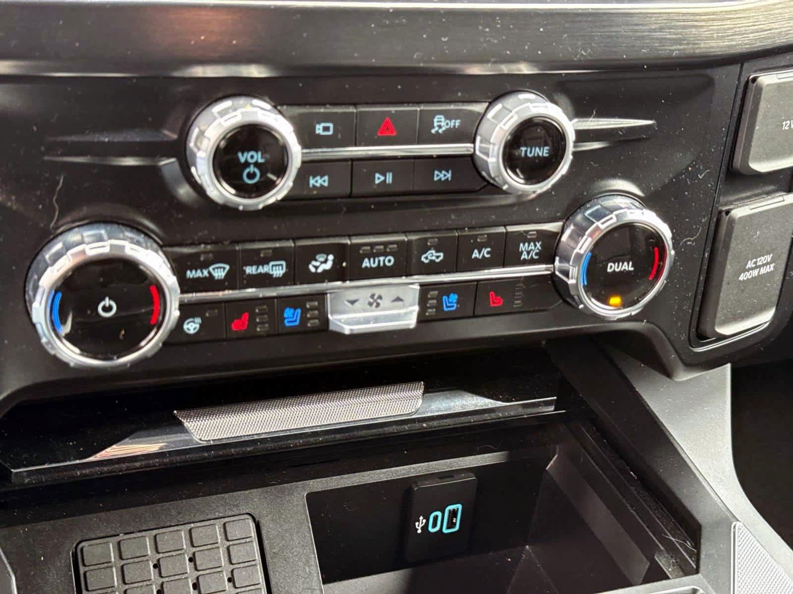 Used 2025 Ford F250 Lariat w/ Chrome Package AWD/4WD image 25