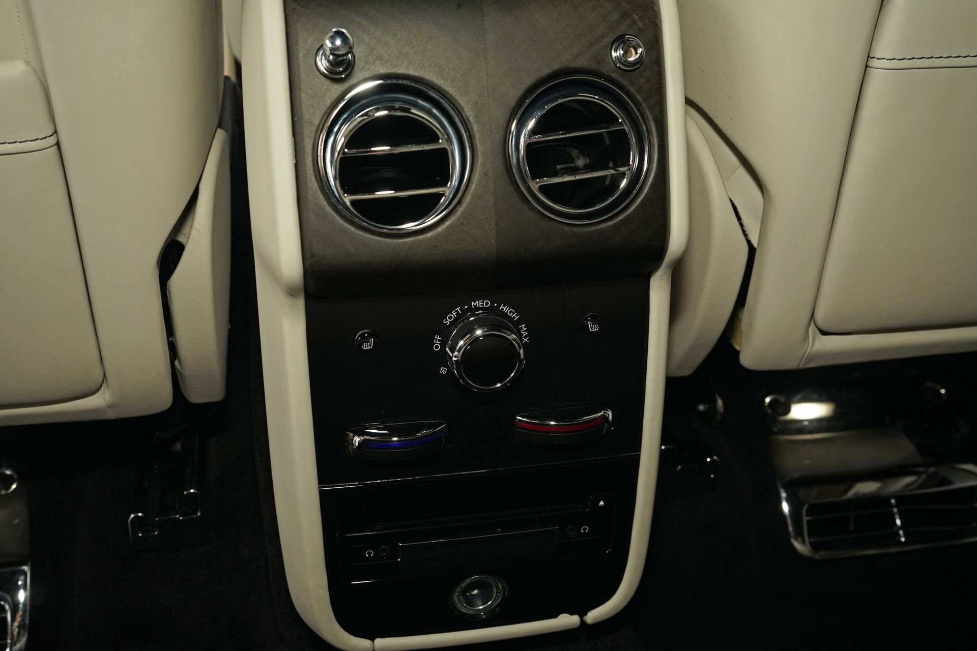 Used 2019 Rolls-Royce Cullinan AWD/4WD image 23