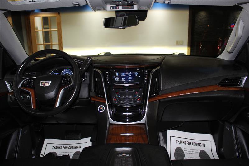 Used 2017 Cadillac Escalade Luxury AWD/4WD image 14