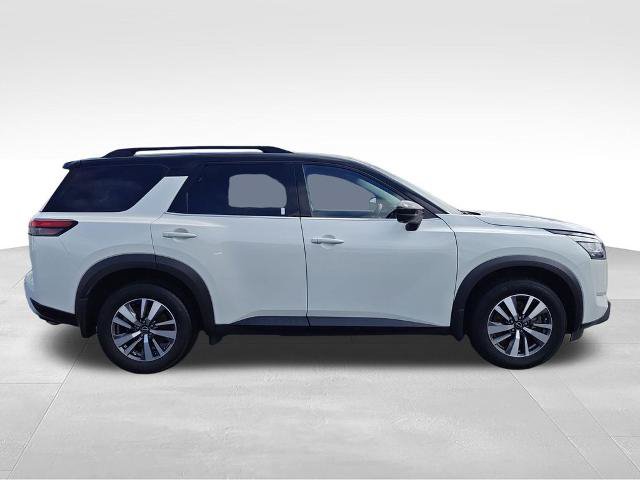 Certified 2024 Nissan Pathfinder SL w/ Cargo Package AWD/4WD image 6
