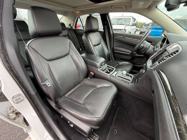 Used 2022 Chrysler 300 Touring L w/ Popular Equipment Group AWD/4WD image 25
