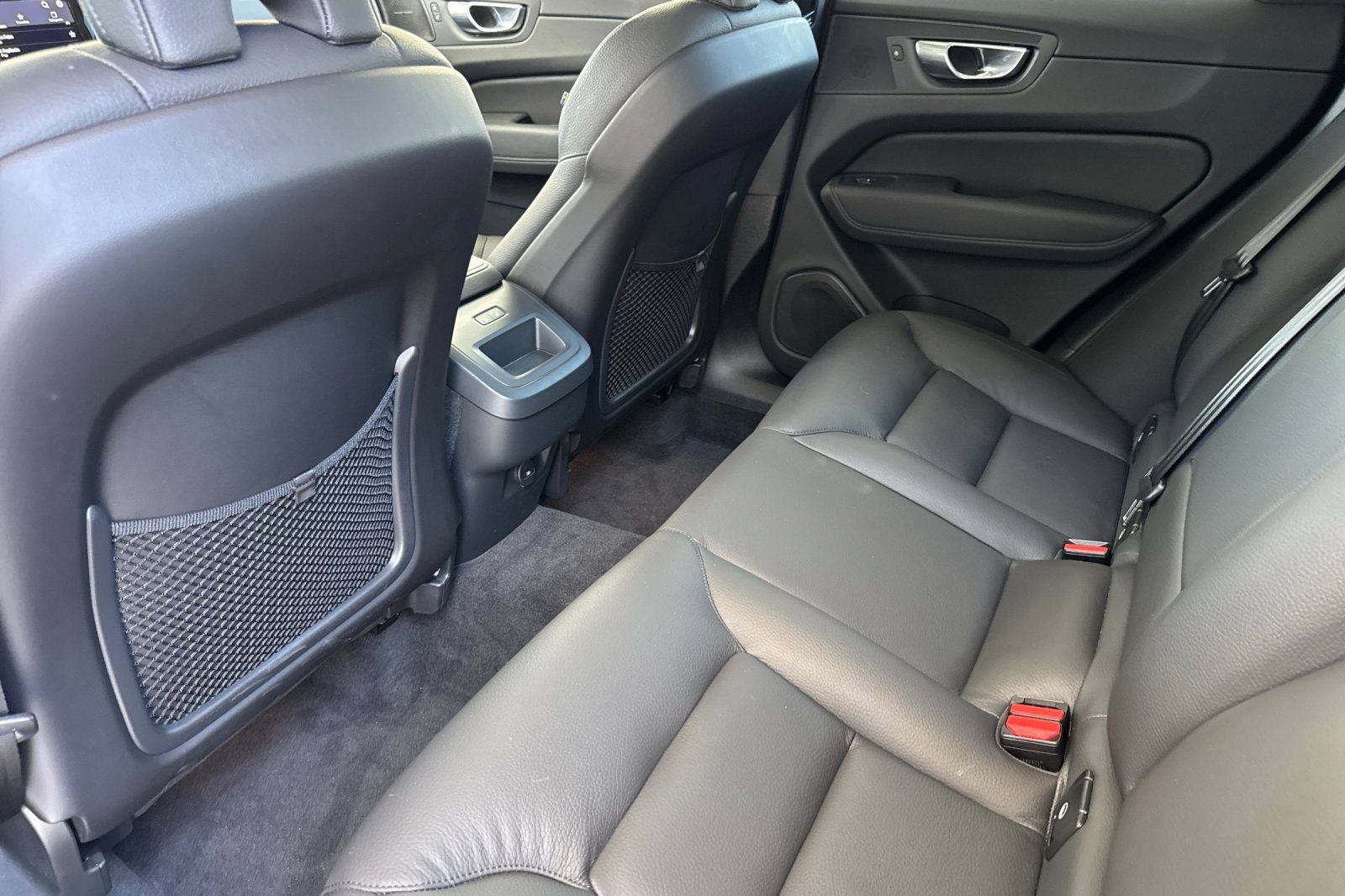 Used 2023 Volvo XC60 B5 Plus w/ Climate Package AWD/4WD image 4