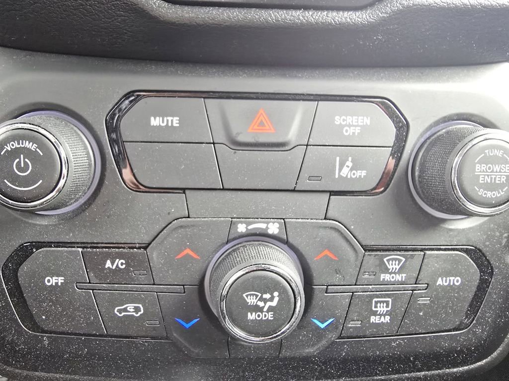 Used 2021 Jeep Renegade Sport image 29