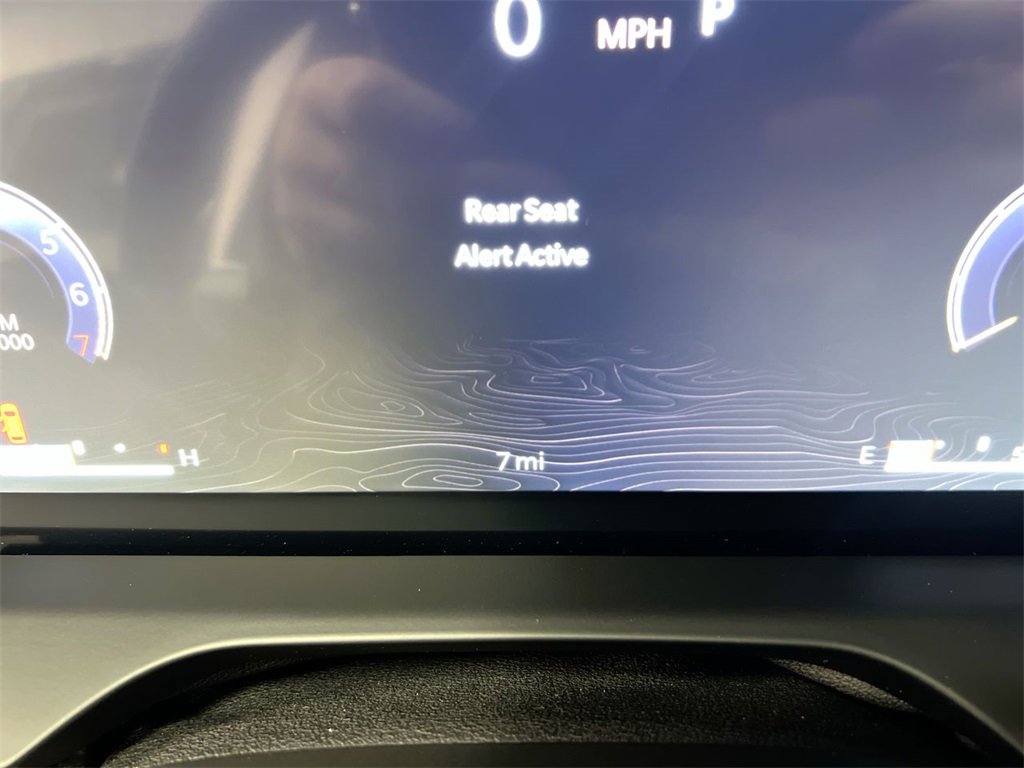 New 2025 Jeep Grand Cherokee Altitude image 12