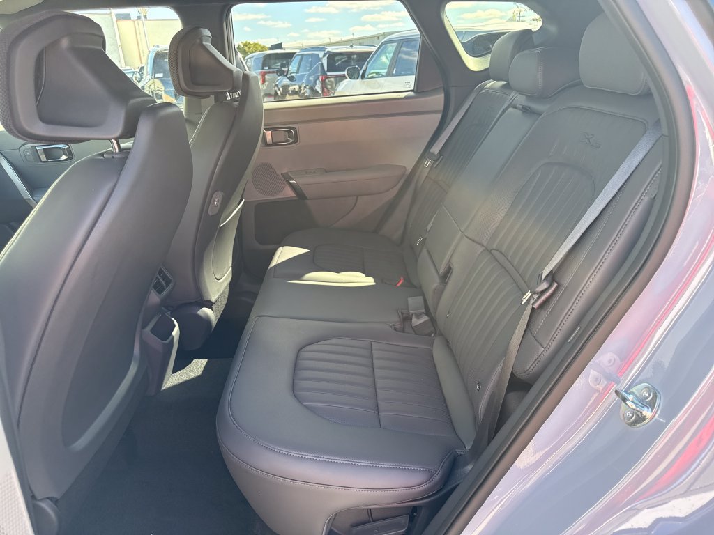 New 2027 Kia Seltos X-Line S w/ X-Line S Premium Package AWD/4WD image 14