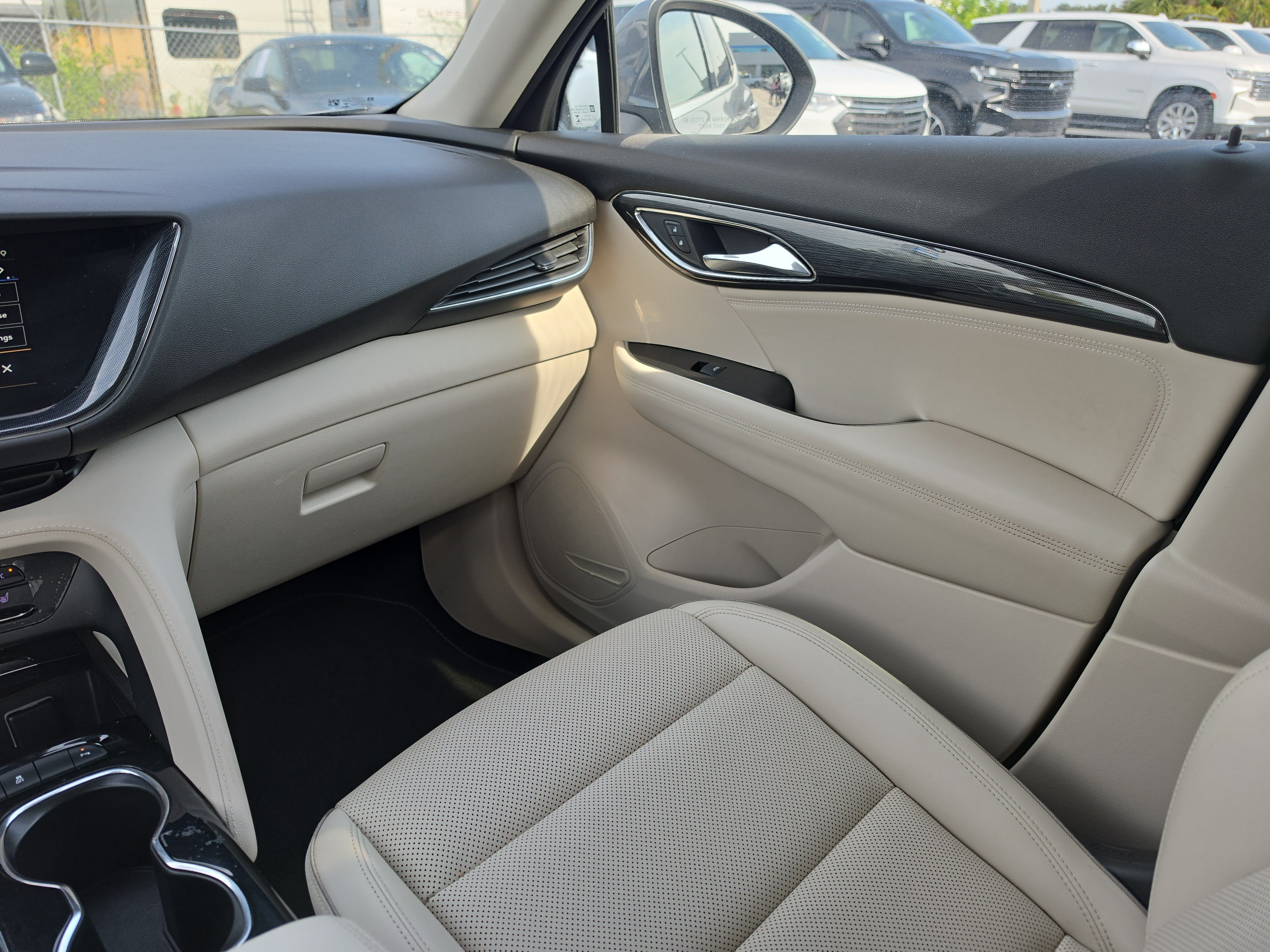 Used 2022 Buick Envision Essence w/ Safety Package FWD image 10