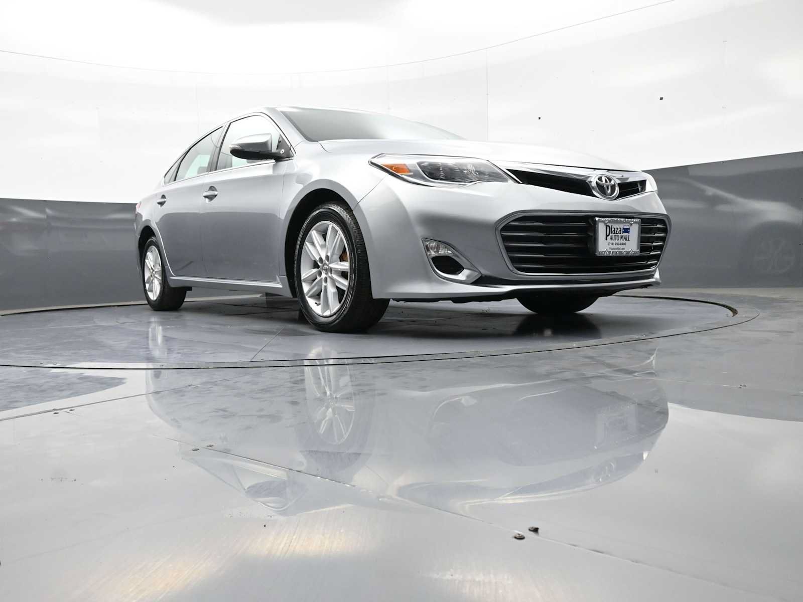 Used 2015 Toyota Avalon XLE FWD image 26