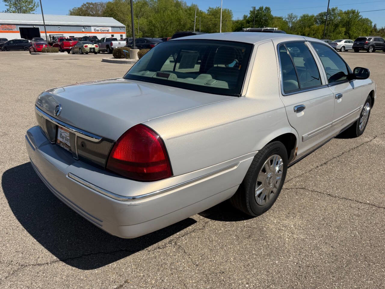 Used 2008 Mercury Grand Marquis GS RWD image 5