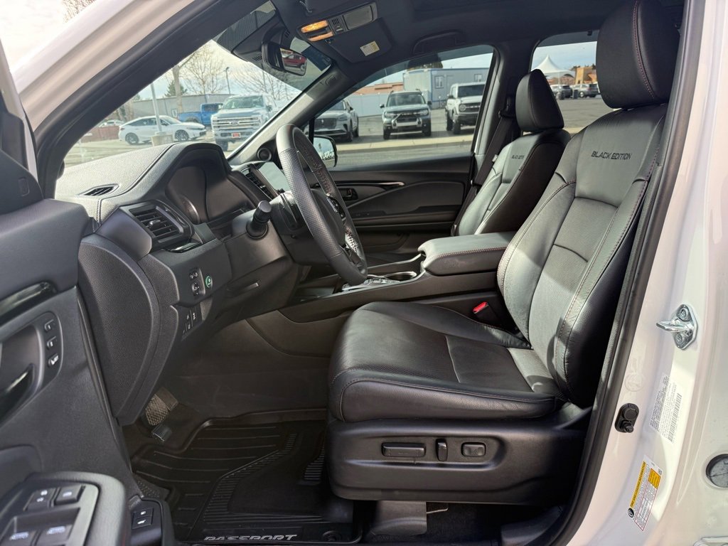 Used 2025 Honda Passport Black Edition image 34