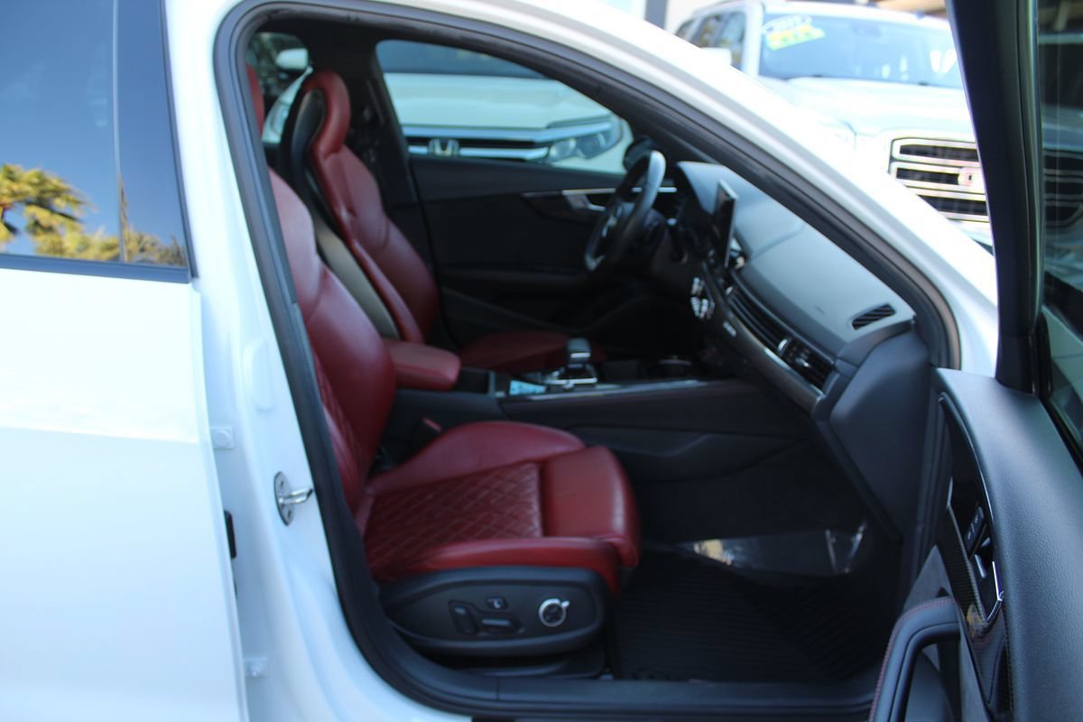 Used 2020 Audi S4 Premium Plus w/ Premium Plus Package AWD/4WD image 25