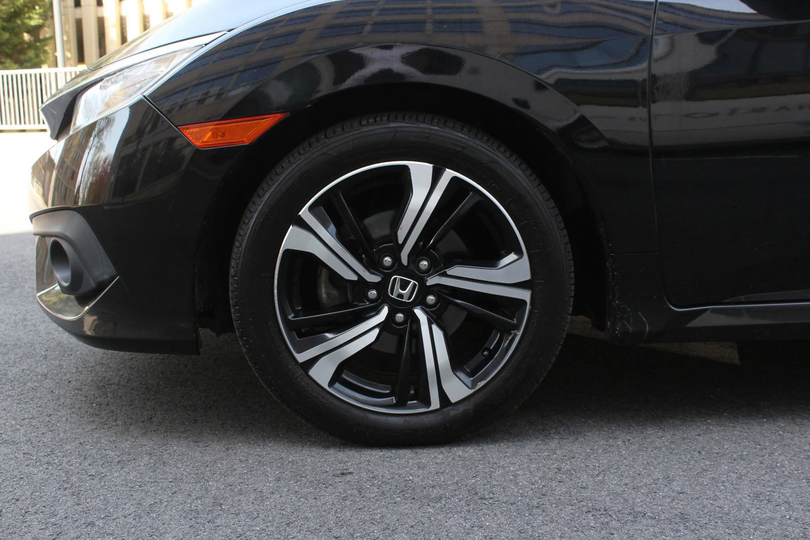 Used 2016 Honda Civic Touring image 11