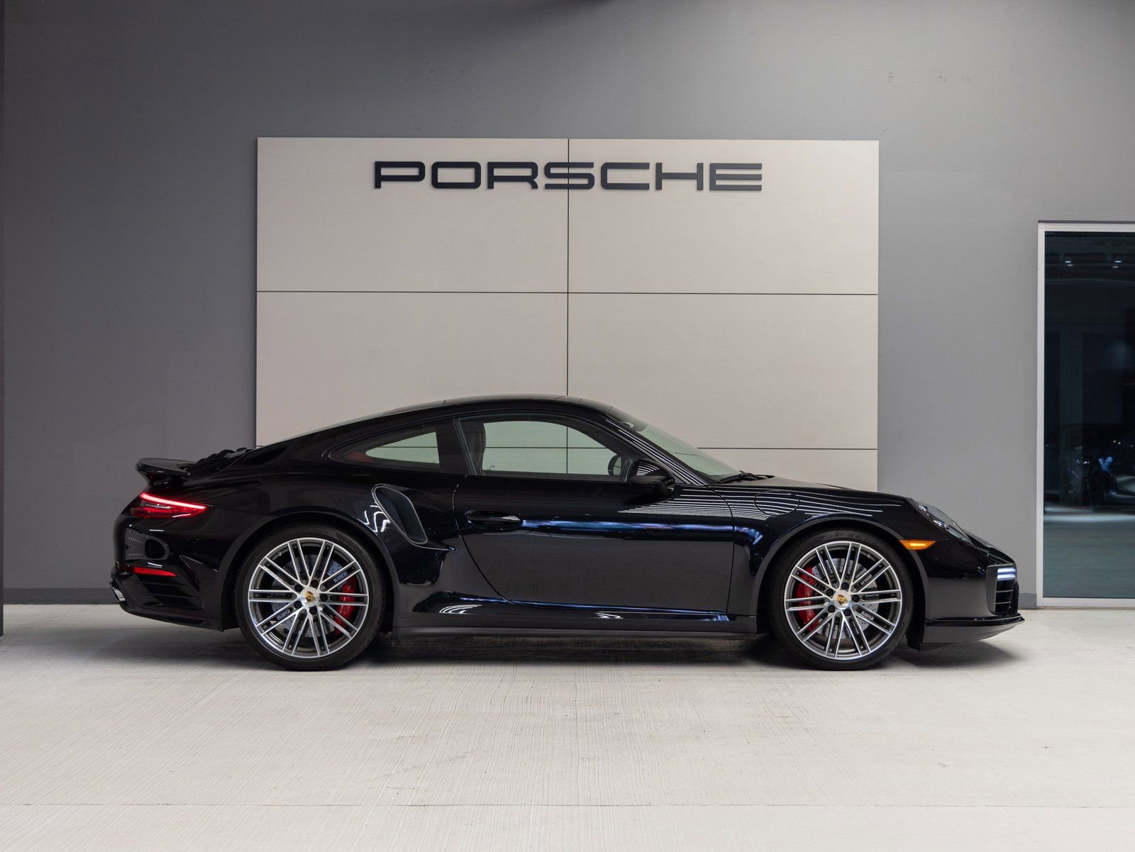 Certified 2019 Porsche 911 Turbo image 8