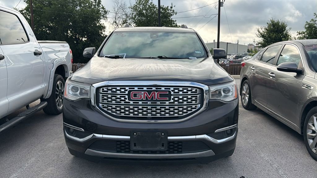 Used 2018 GMC Acadia Denali w/ Technology Package AWD/4WD image 2