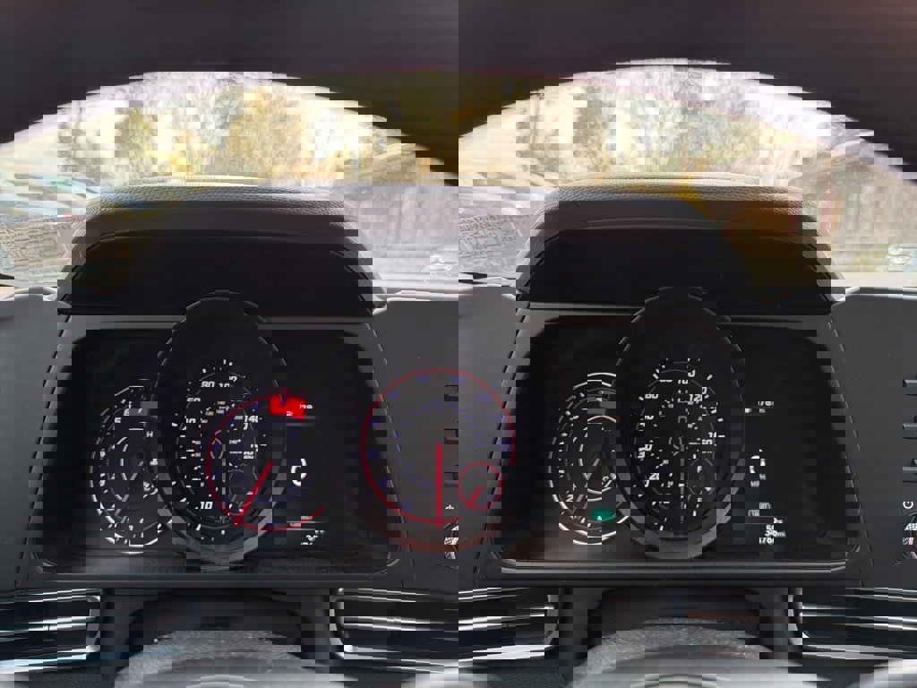 Certified 2022 Hyundai Elantra SEL image 33