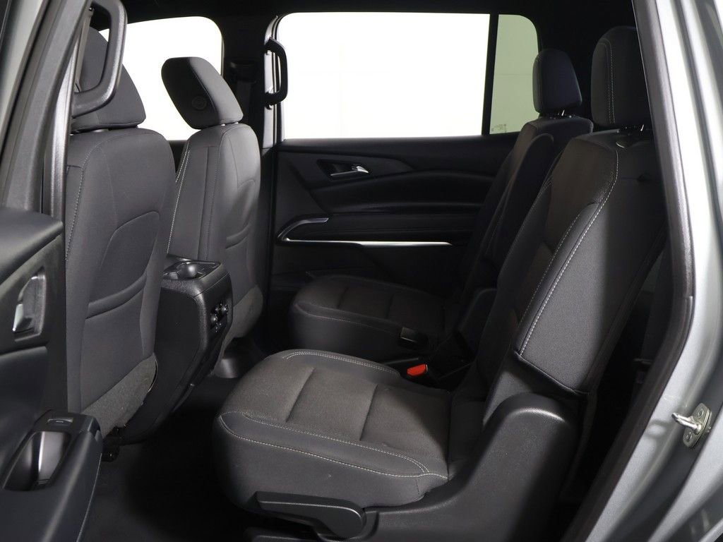 Used 2025 Chevrolet Traverse LT w/ Driver Confidence Package FWD image 30