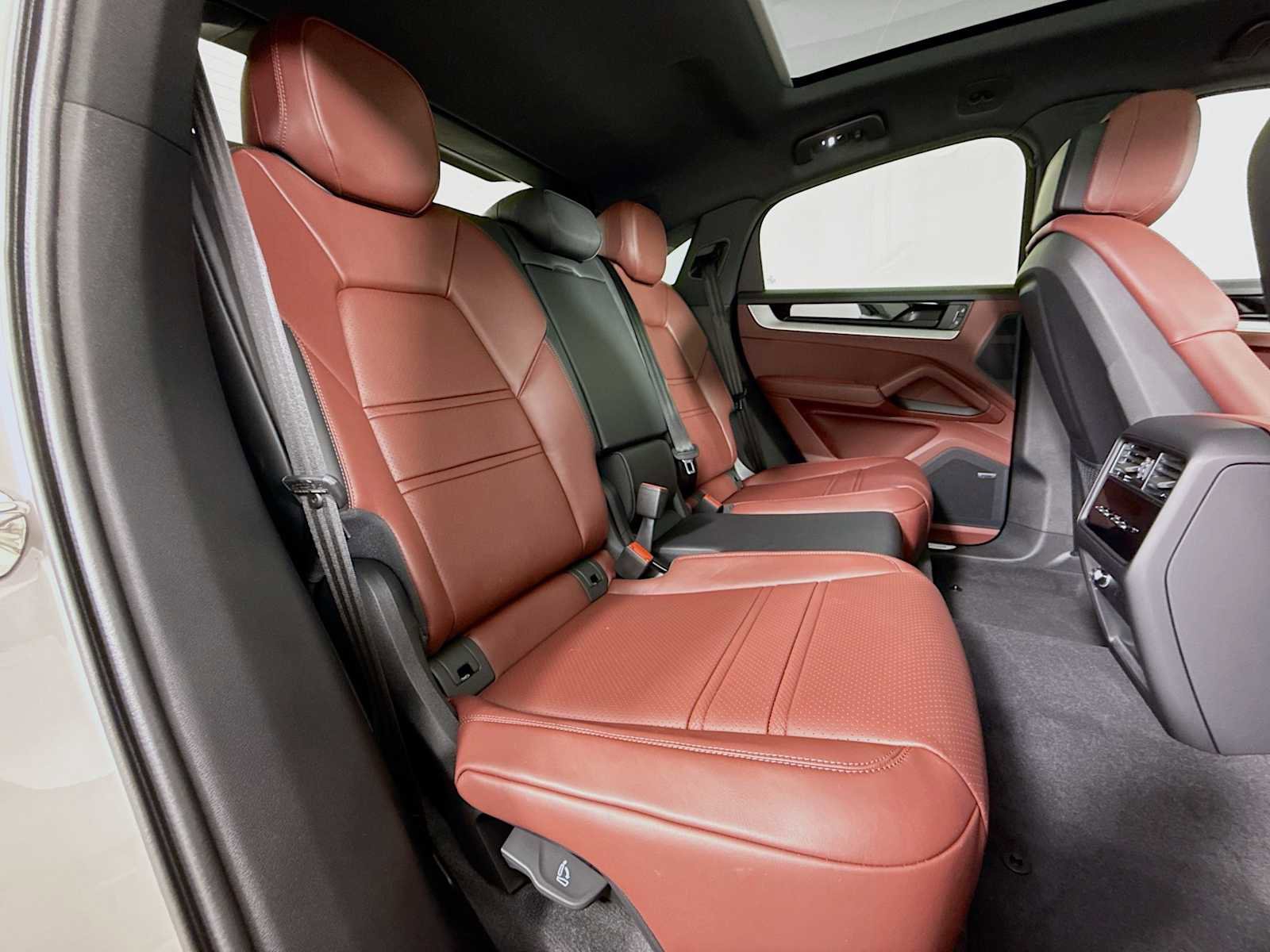 New 2025 Porsche Cayenne image 29