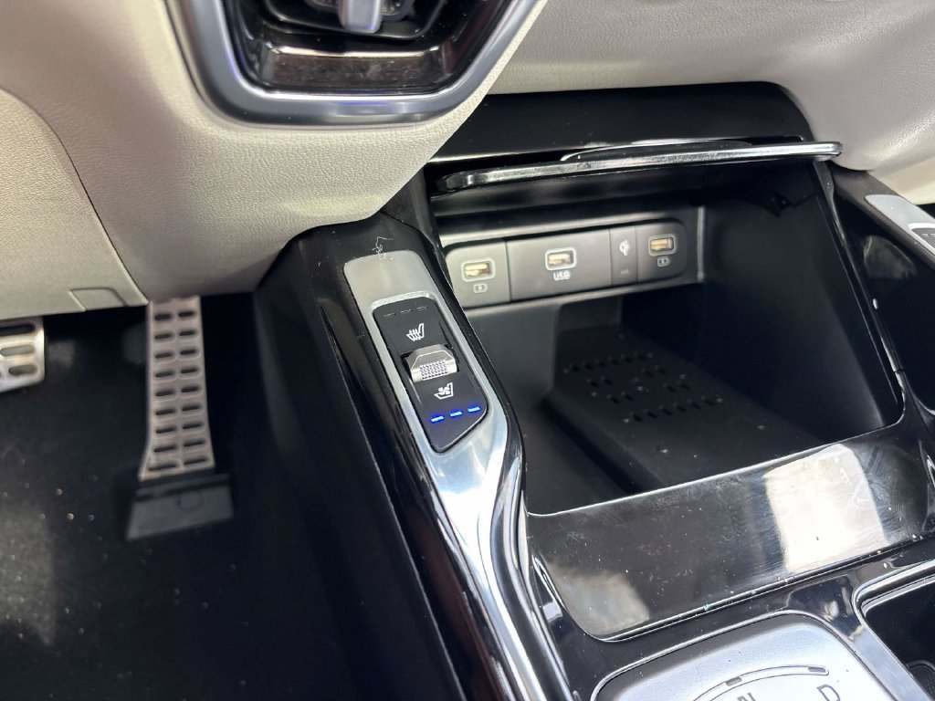 Certified 2023 Kia Sorento SX Prestige AWD/4WD image 30