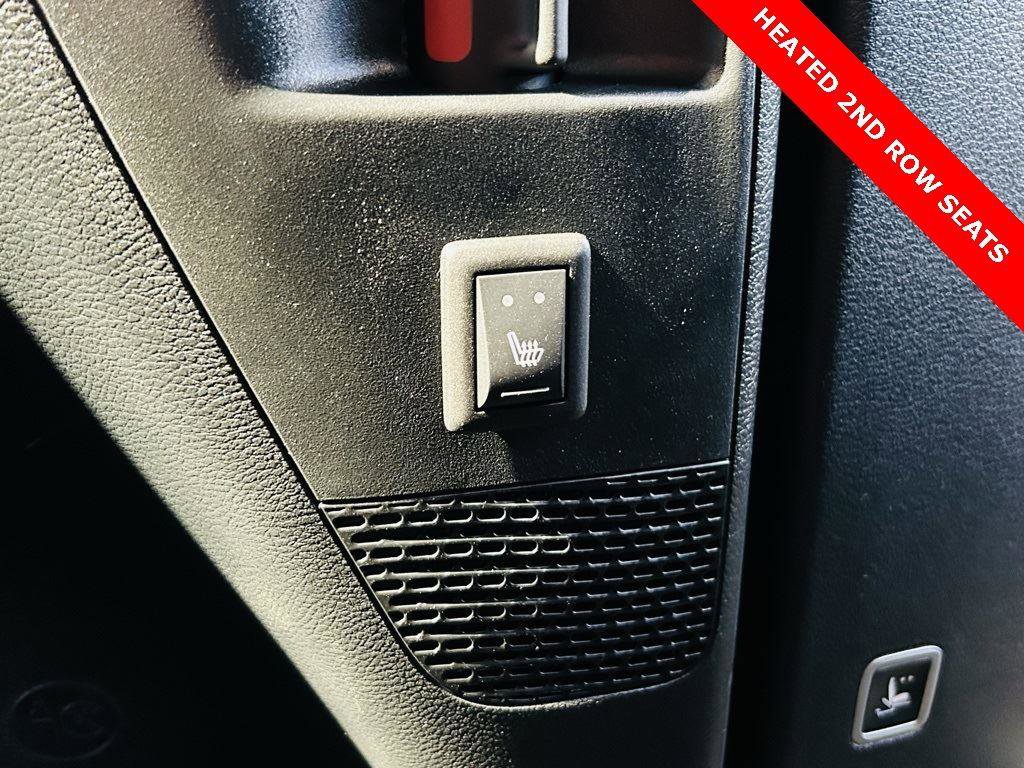 New 2026 Chrysler Pacifica Limited w/ Uconnect Theater Family Group image 11