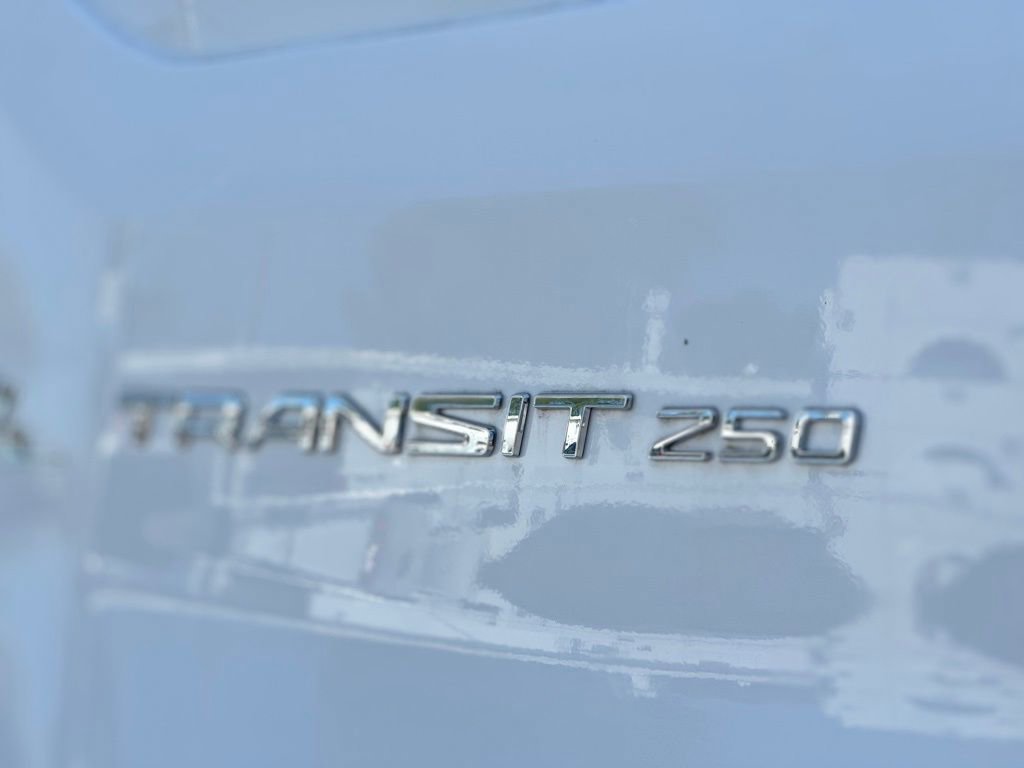 Certified 2022 Ford Transit 250 Low Roof image 21