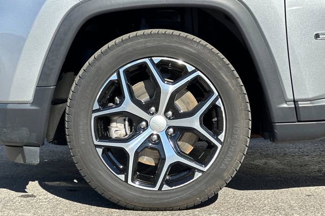 Certified 2024 Jeep Compass Limited image 24