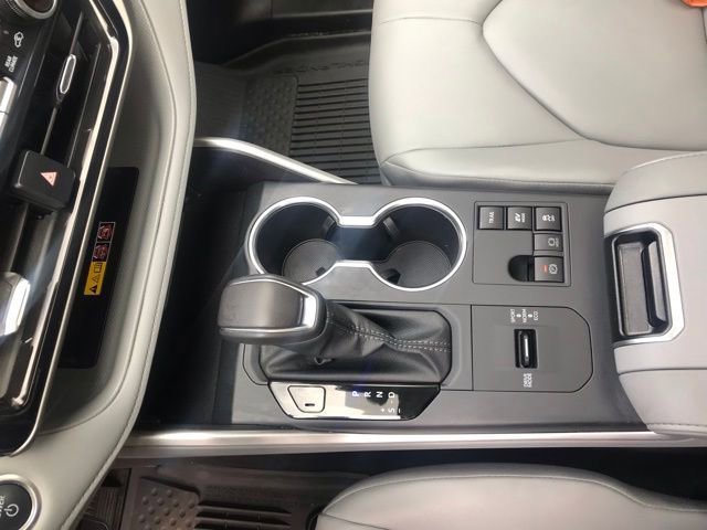 Used 2026 Toyota Highlander XLE image 21