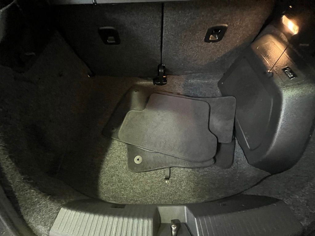 Used 2012 Volkswagen Beetle 2.5 FWD image 21