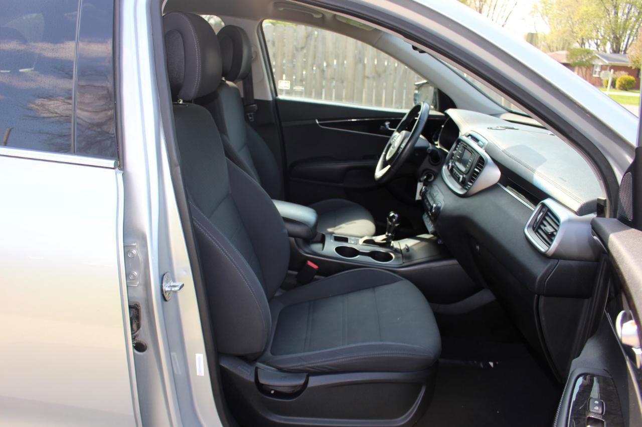 Used 2016 Kia Sorento LX w/ LX Convenience Package image 37