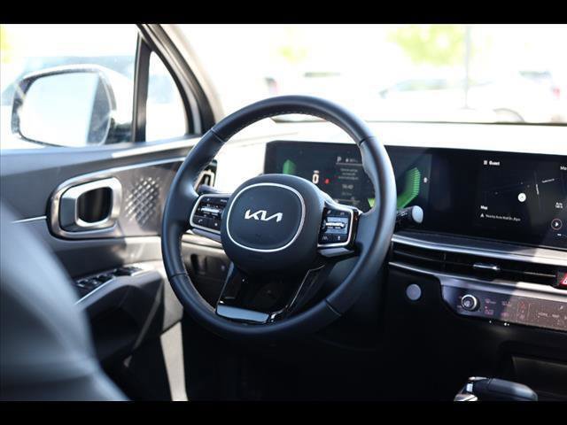 Used 2025 Kia Sorento S image 10