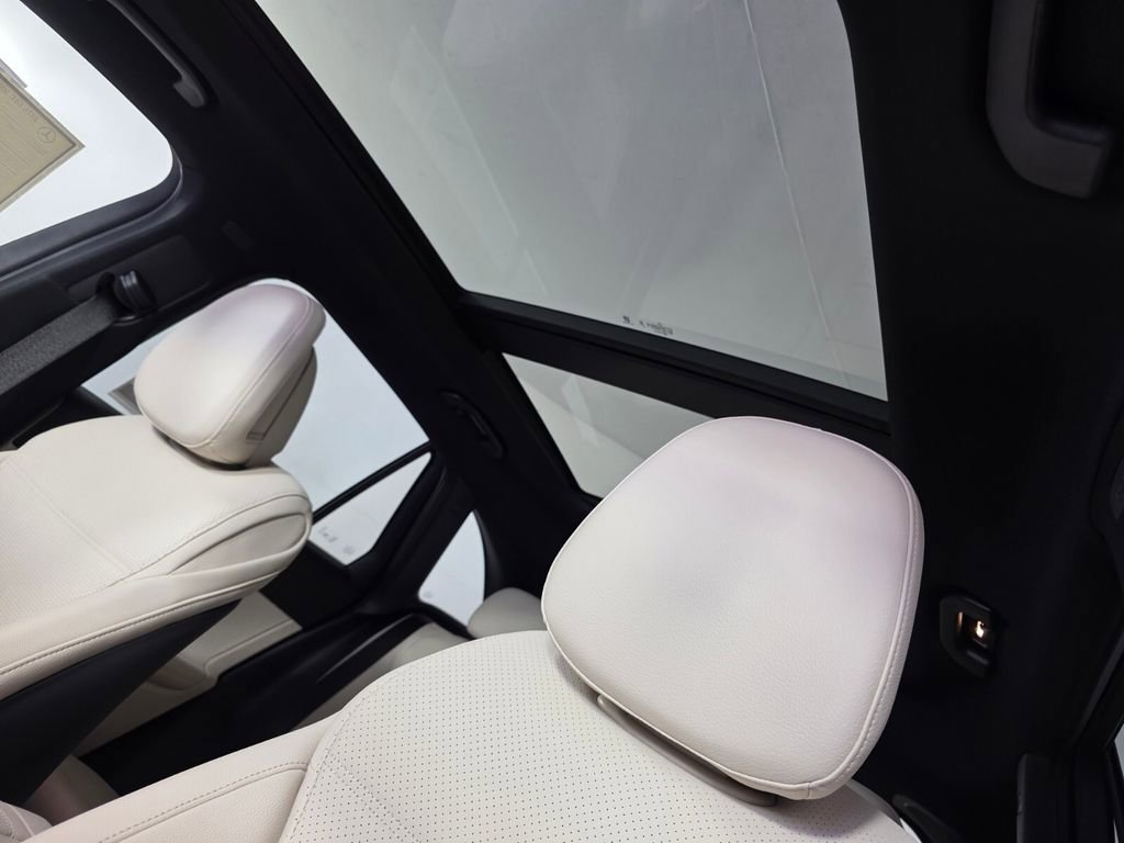 New 2026 Mercedes-Benz GLC 300 image 9