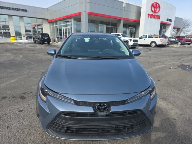 Used 2025 Toyota Corolla LE image 2