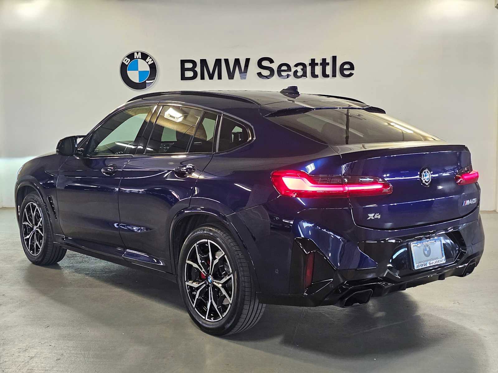 Used 2023 BMW X4 M40i AWD/4WD image 4