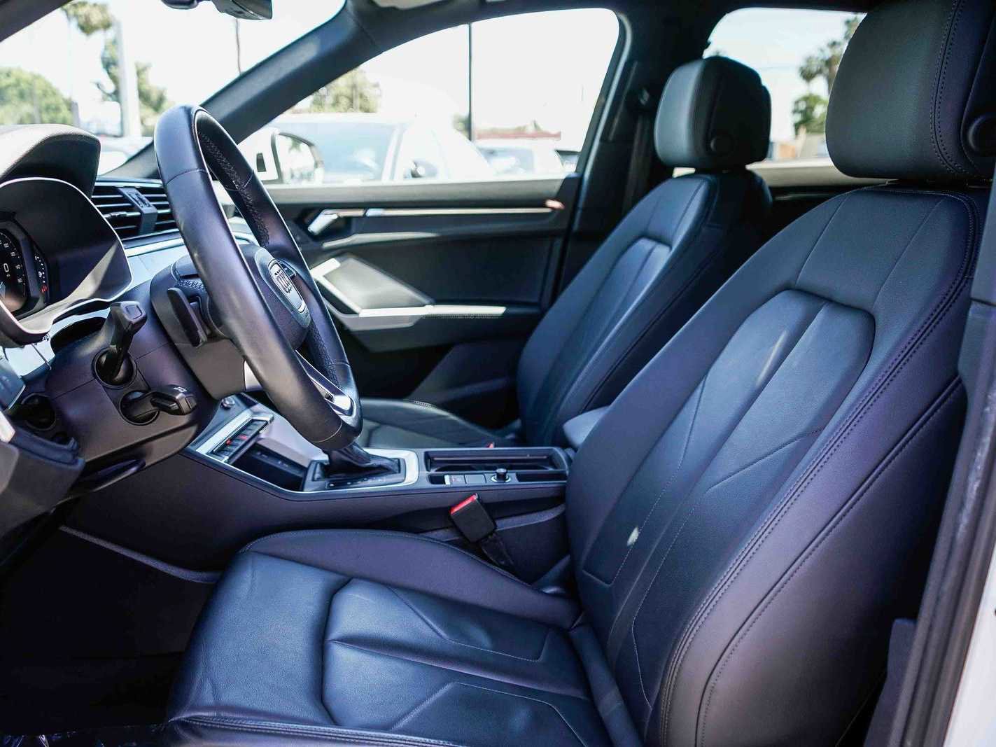 Used 2023 Audi Q3 2.0T Premium w/ Convenience Package AWD/4WD image 17