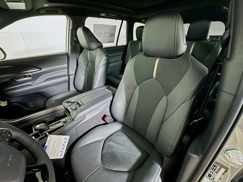 New 2026 Toyota Grand Highlander AWD Hybrid image 9