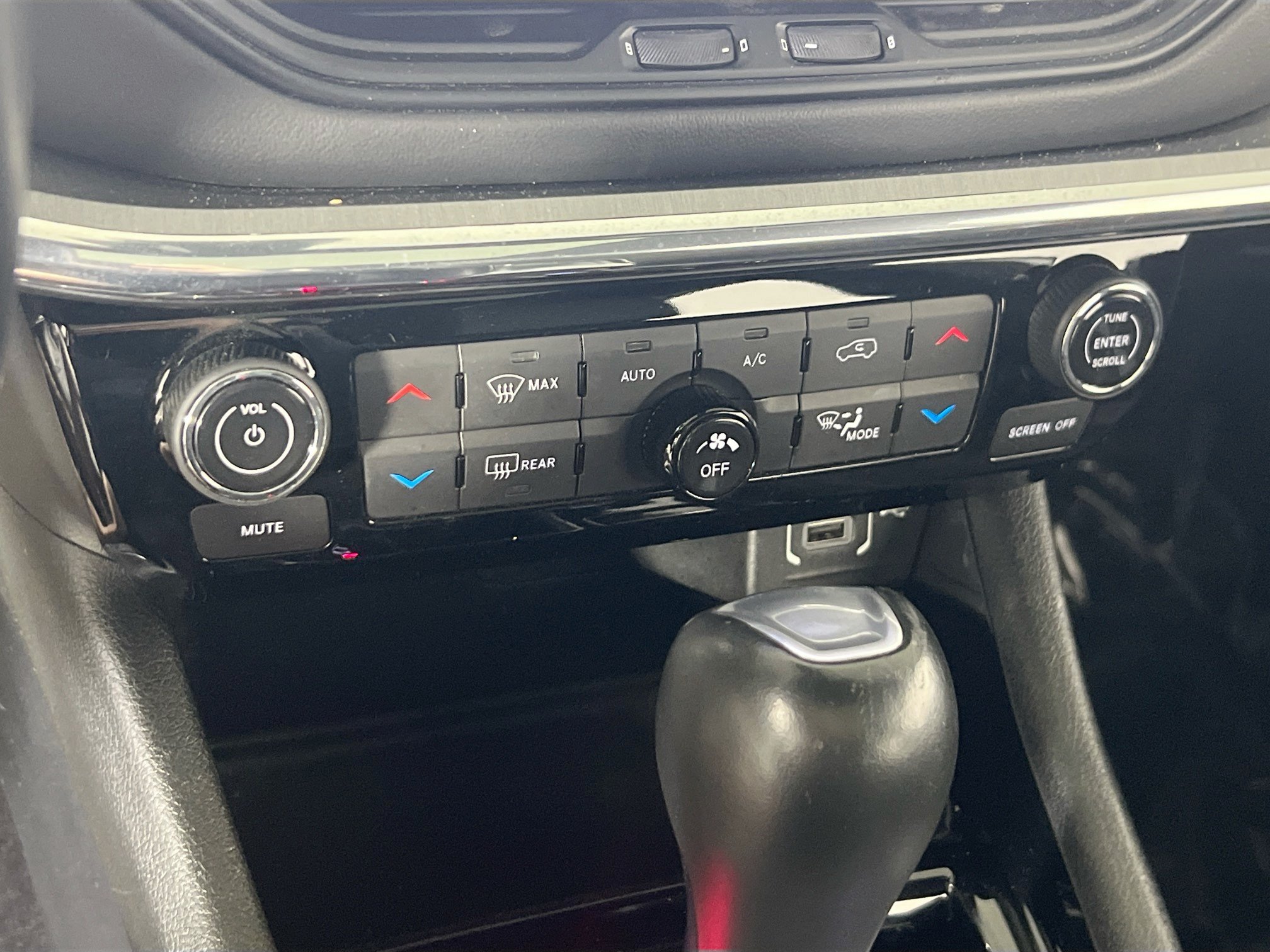 Used 2022 Jeep Compass High Altitude AWD/4WD image 16