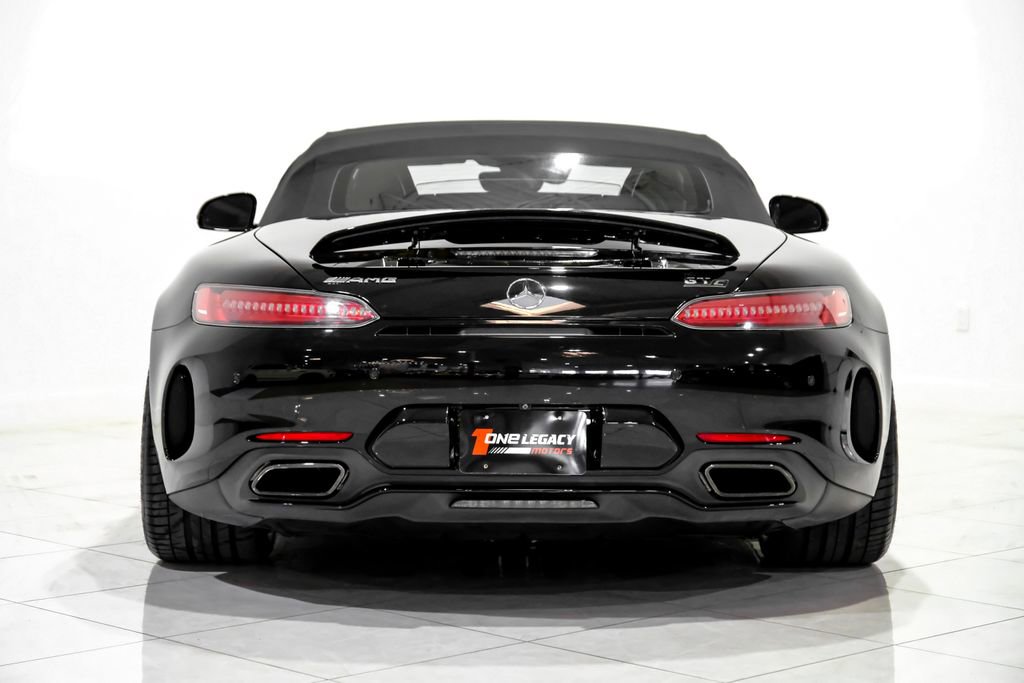 Used 2018 Mercedes-Benz AMG GT C w/ AMG Interior Night Package image 9