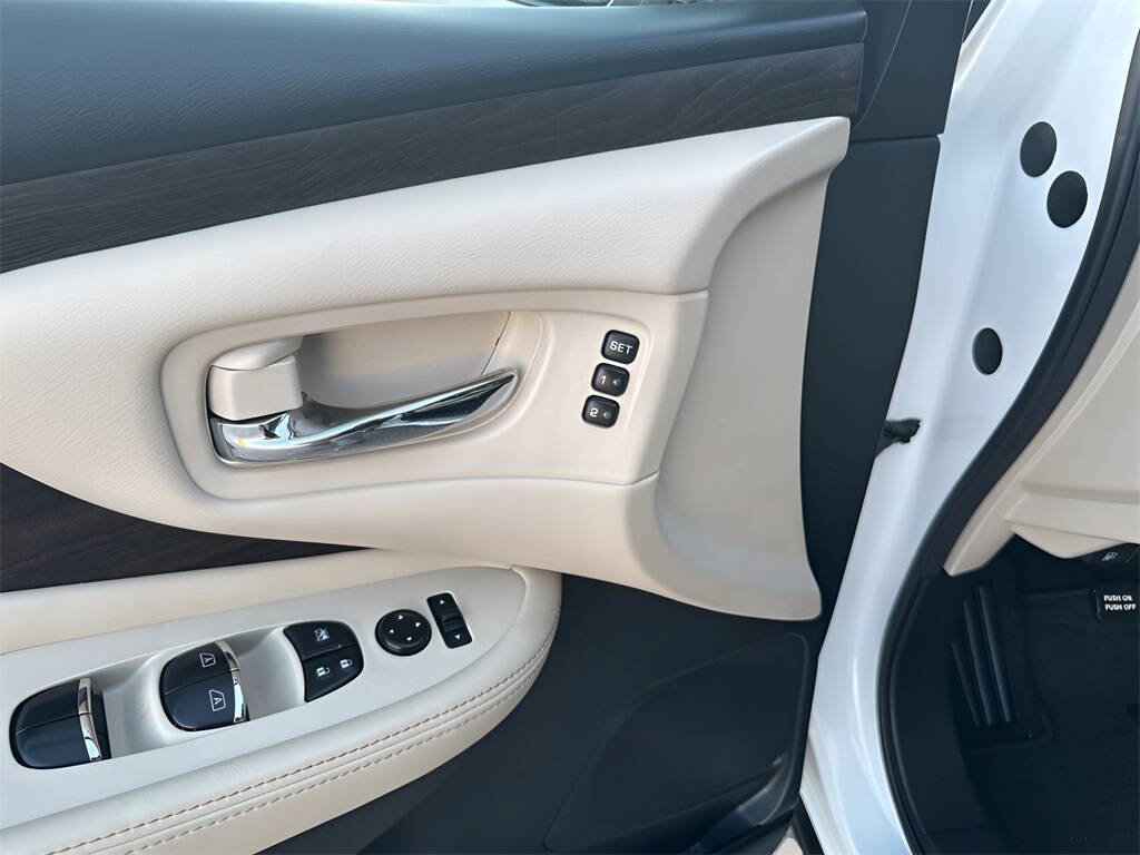 Used 2024 Nissan Murano Platinum w/ Cargo Package image 36