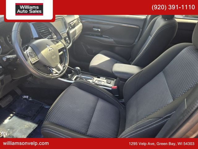 Used 2018 Mitsubishi Outlander LE AWD/4WD image 11