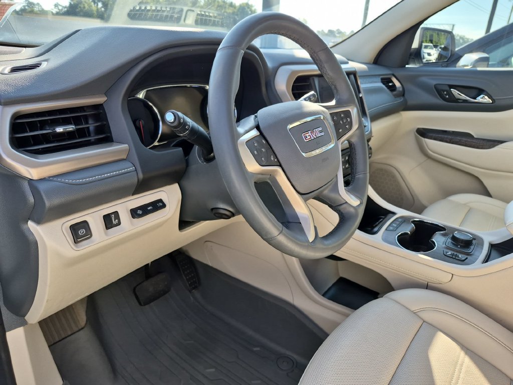 Used 2023 GMC Acadia Denali w/ Denali Technology Package AWD/4WD image 14