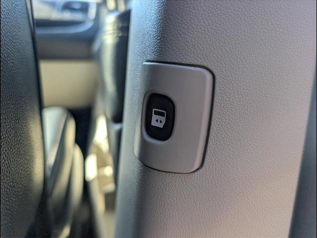 Used 2019 Dodge Grand Caravan SXT w/ Driver Convenience Group image 24