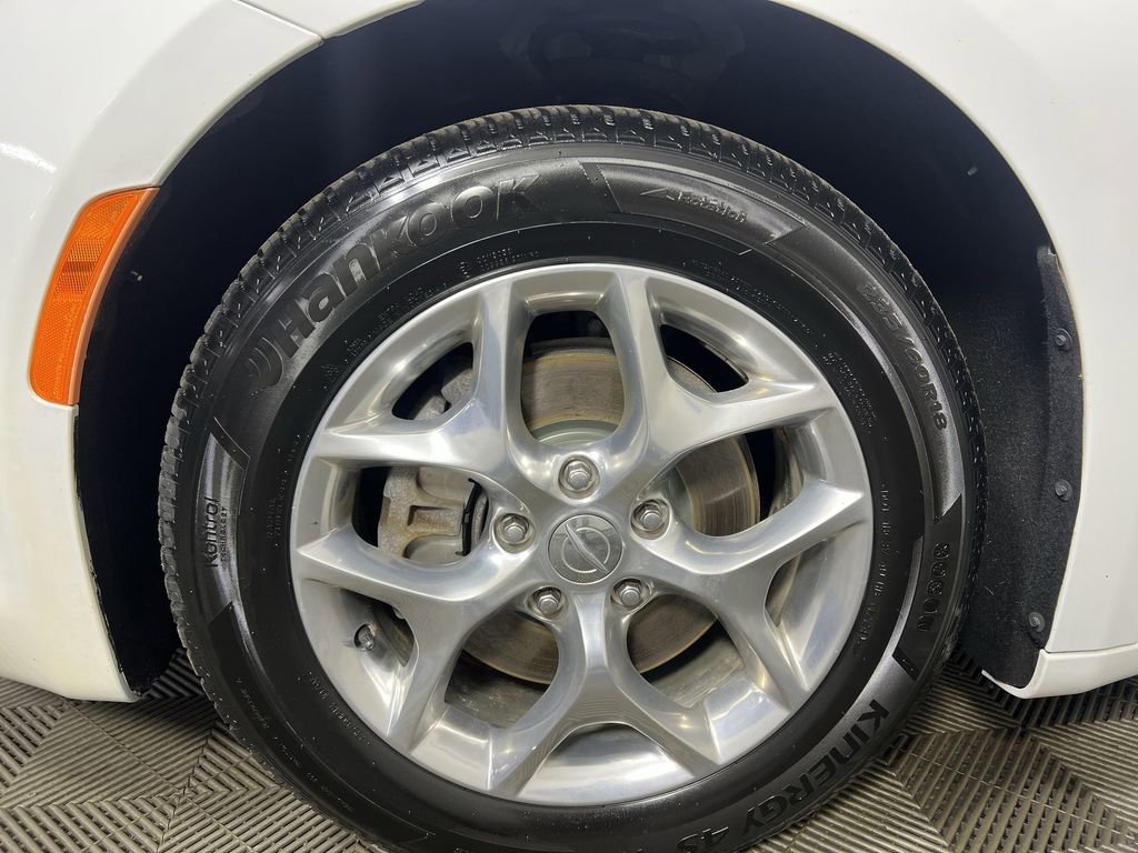Used 2019 Chrysler Pacifica Limited FWD image 32