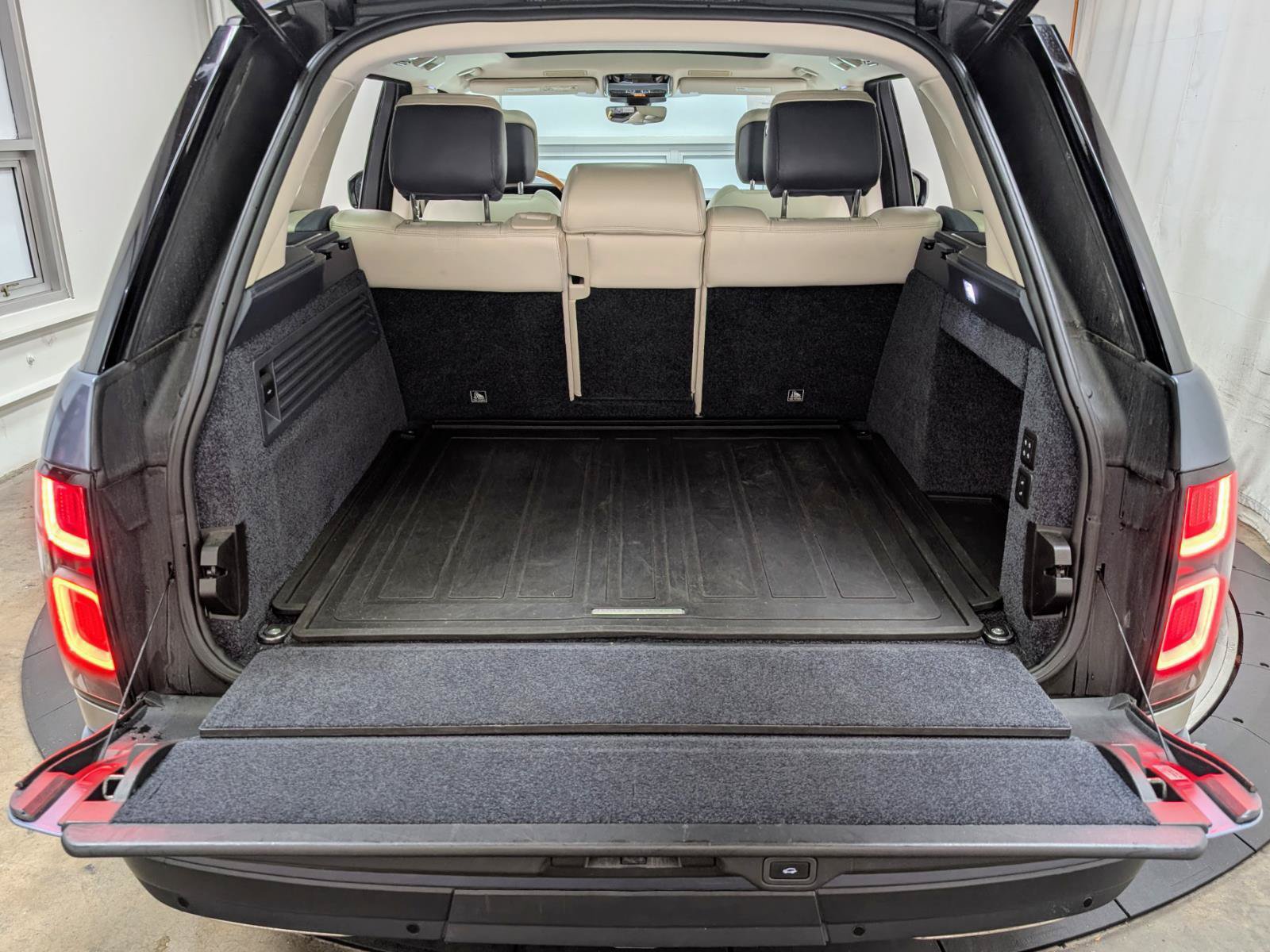 Used 2020 Land Rover Range Rover HSE AWD/4WD image 19