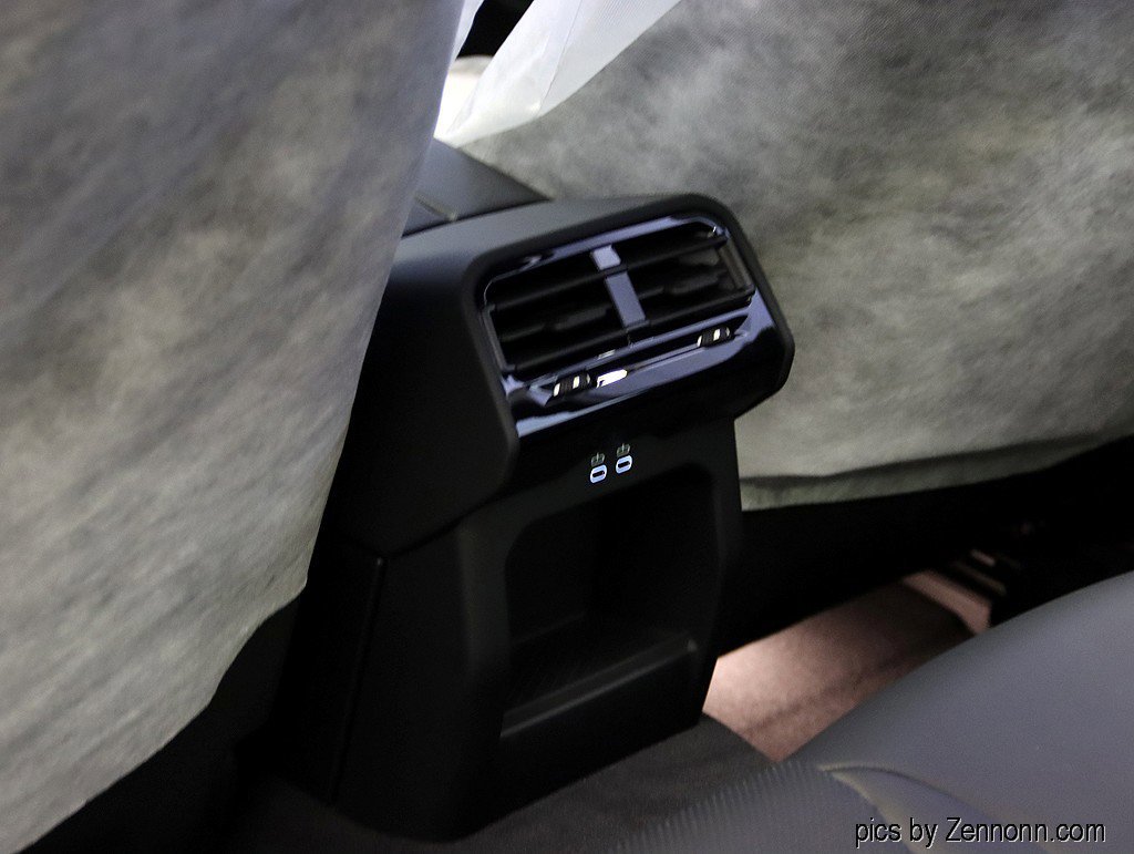 Used 2026 BMW 550e xDrive w/ Executive Package AWD/4WD image 15